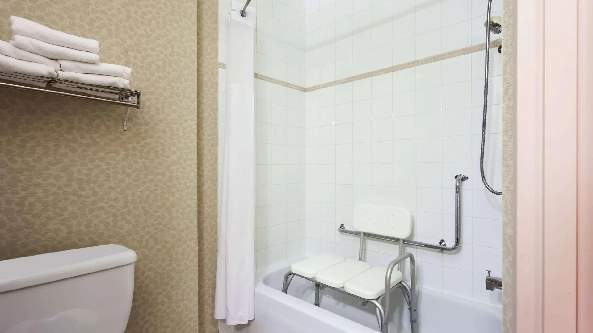 Отель Surestay By Best Western Richmond Vancouver Airport