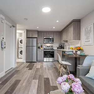 Apartment Contemporary 1br Full Kitchen Smarttv Calgary
