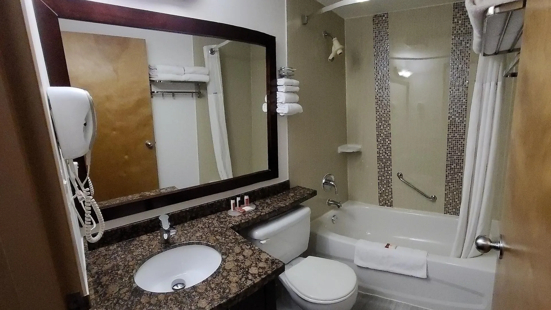 Surestay By Best Western Richmond Vancouver Airport Hotel